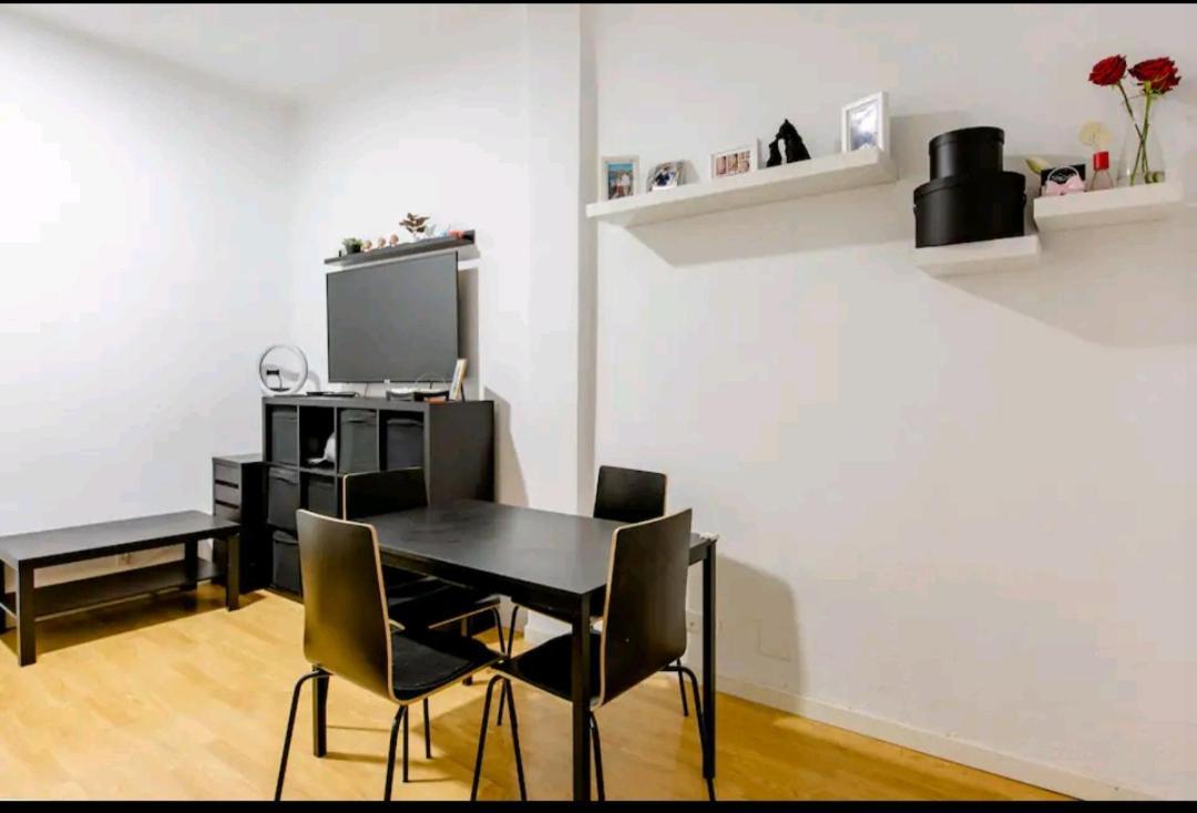 Comoda Habitacion Madrid Exterior foto