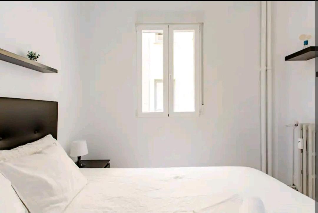 Comoda Habitacion Madrid Exterior foto